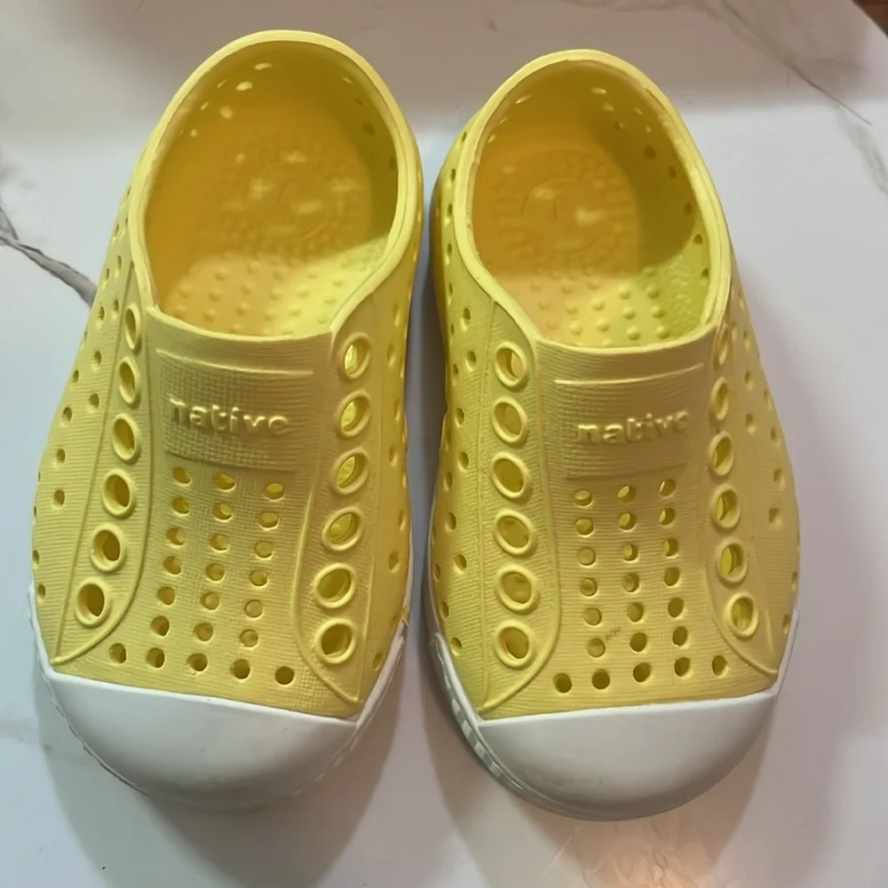 Native Shoes Yellow Unisex-Child Jefferson Sneaker Shock absorbent, Odor Resist